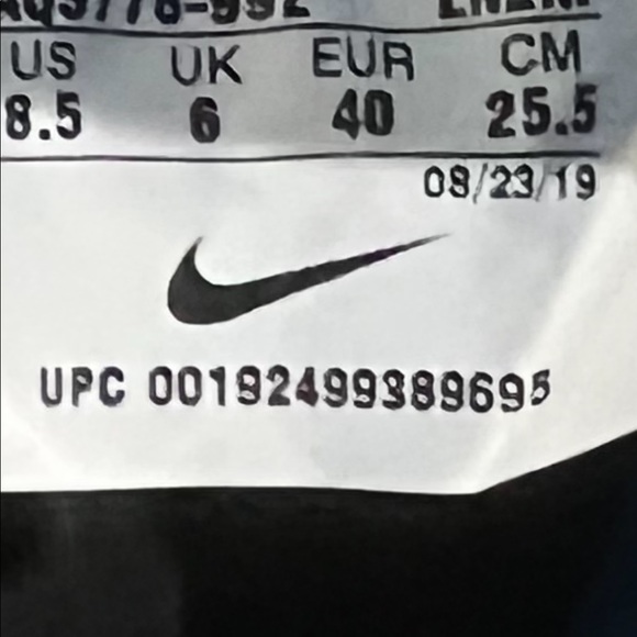 Nike Air Force one. Like new . - Picture 11 of 11